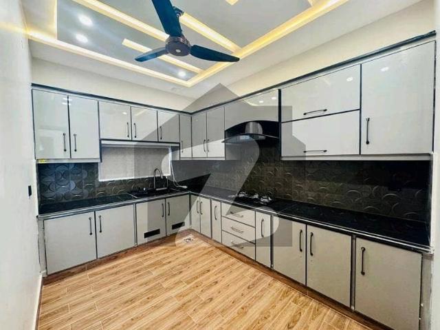 Prime Location 10 Marla House Is Available In Affordable Price In Canal View Housing Scheme
