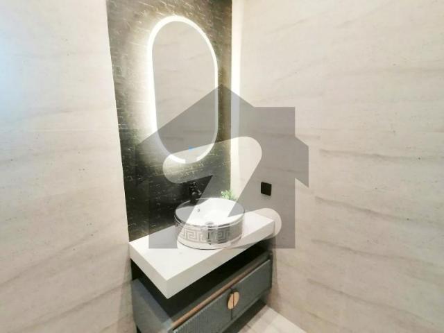 Prime Location 10 Marla House Is Available In Affordable Price In Central Park Block A