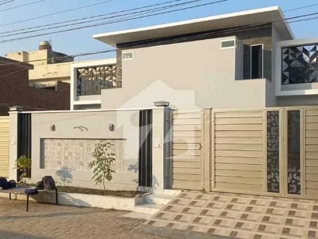 Prime Location 10 Marla House Situated In New Shalimar Colony For sale