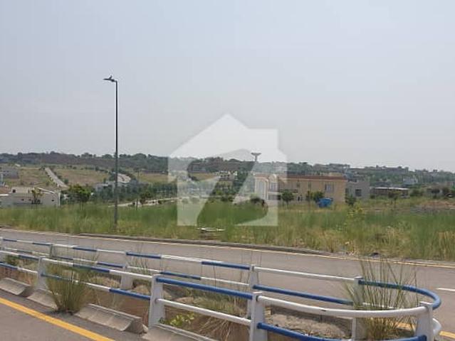 Prime Location 10 Marla Plot Sector F