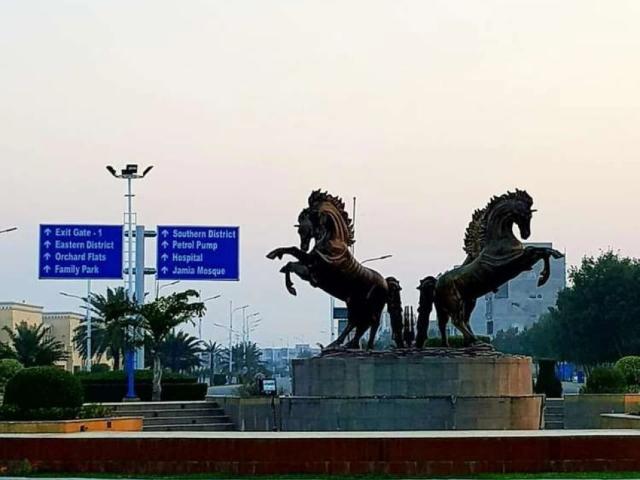 Prime location 10 marla residence plot located in northern district Lahore Bahria Orchard ID 14618