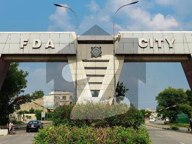 Prime Location 10 Marla Residential Plot In FDA City, Block A 4
