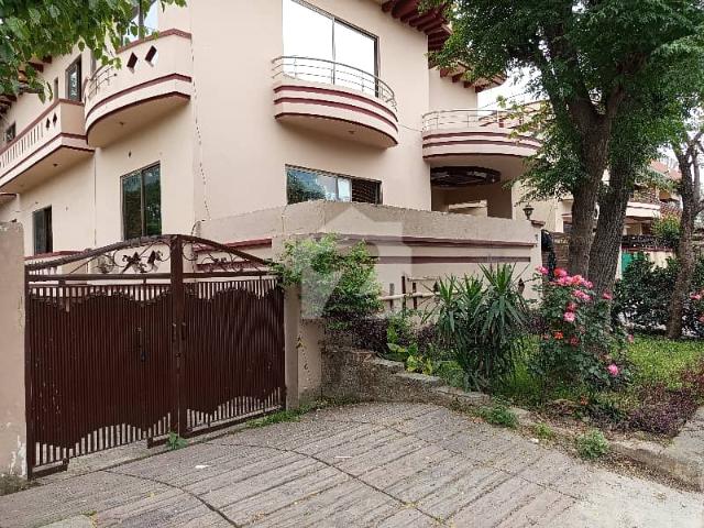 Prime Location 12 Marla House For Rent In I 8 In Only Rs. 1400