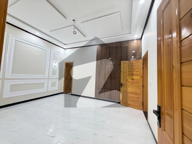 Prime Location 14 Marla House Ideally Situated In Hayatabad Phase 7