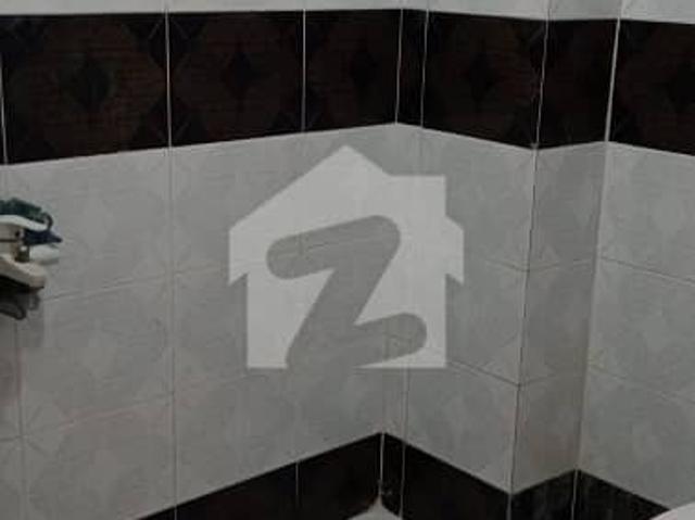 Prime Location 1600 Square Feet Flat In Stunning Federal B Area Block 8 Is Available For Sale