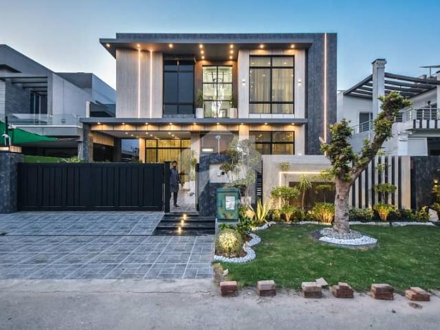 Prime Location 1 Kanal Brand New Designer House Near Main Commercial & Park