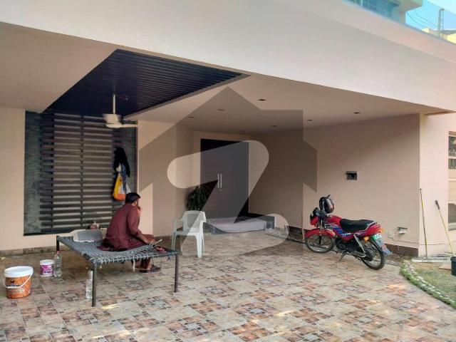 Prime Location 1 Kanal Family Residence For Rent In DHA Phase 3 Lahore AC Installed, Servant Quarter & Exceptional Living Spaces DHA Phase 3