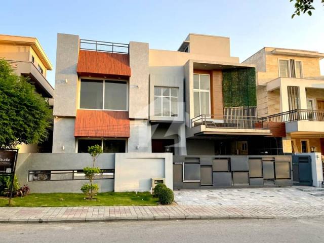 Prime Location 1 Kanal Luxurious House For Sale At DHA 2