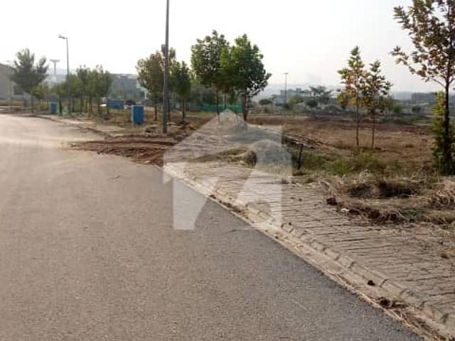 Prime Location 1 Kanal Residential Plot For Sale