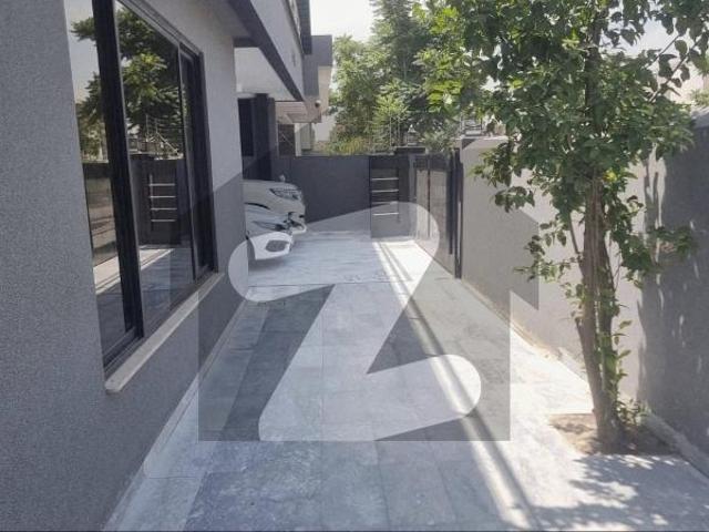 Prime Location: 1 Kanal 6 Bedroom House For Sale on Main Boulevard Bahria Town Phase 7