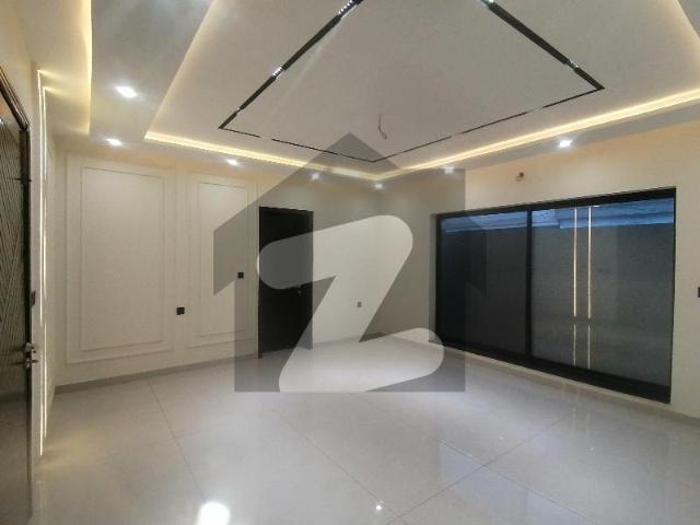 Prime Location 20 Marla House For Grabs In Wapda Town Phase 2