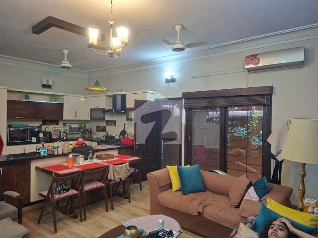 Prime Location 240 Sq Yd Bungalow Available For Sale, In Gulistan E Jauhar Block 12