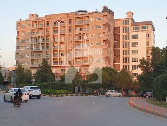 Prime location 2 Bed 1090 Square Feet Apartment