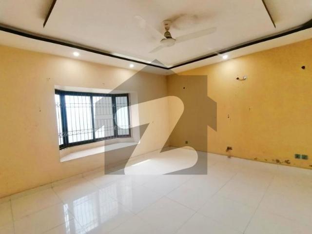Prime Location 2.5 Kanal House For Block Abu Bakar Sale In New Garden Town In Only Rs. 210000 New Garden Town