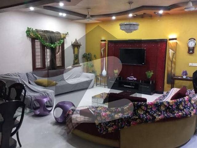 Prime Location 300 Square Yards House For Sale In The Perfect Location Of PECHS Block 6