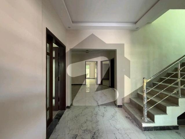 Prime Location 300 Square Yards House Is Available For Sale In Askari 6