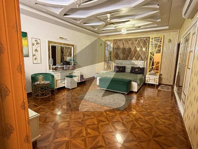 Prime Location 300 Square Yards Spacious House Is Available In Dhoraji Colony For sale