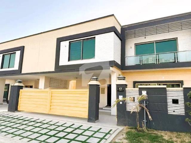 Prime Location 375 Sq Yards Brigadier House For Sale