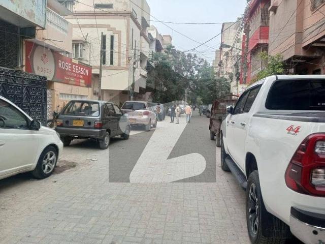 Prime Location 3 Bed DD Portion For Sale In FB Area Block 14 | 40 Fit Wide Road