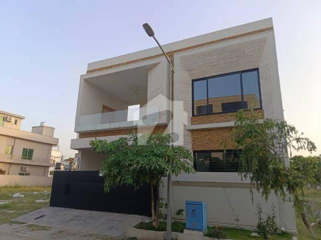 Prime Location Top City 1 Block D House Sized 10 Marla For sale