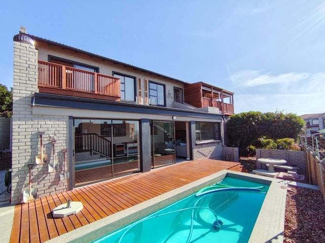 Prime Location with Incredible Sea Views