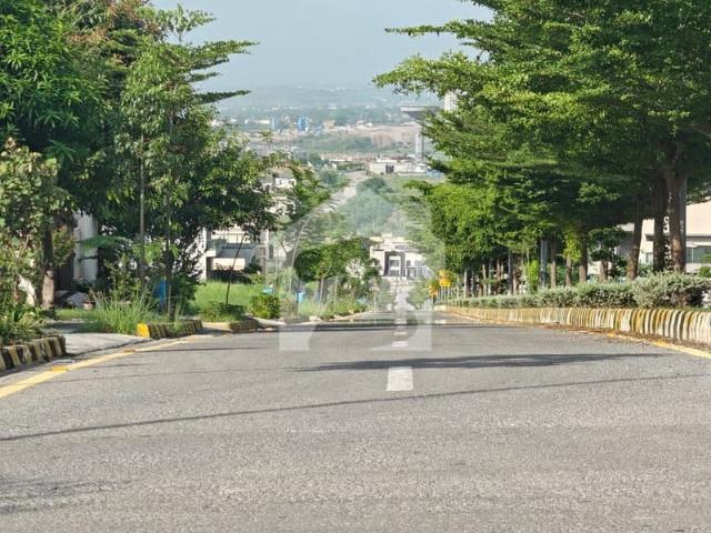 Prime Location Bach Open Plot For Sale Sector A Street 7 60feet wide Road 6Marla Extraland On Back