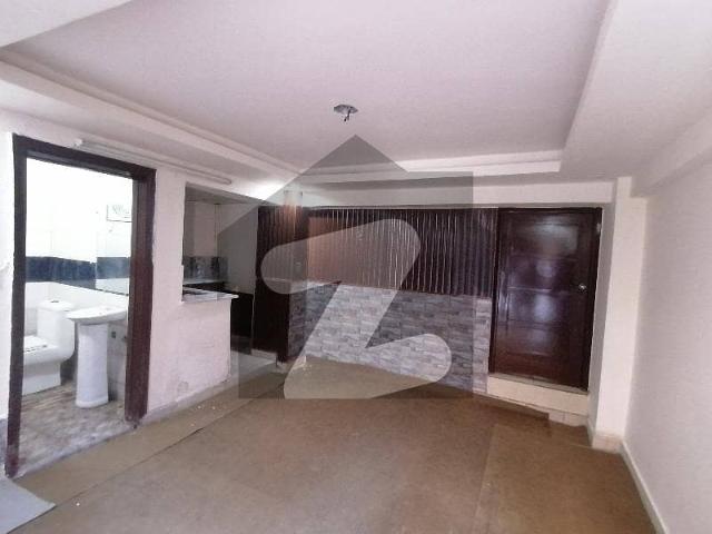 Prime Location Bahria Town Phase 1 Flat Sized 380 Square Feet Is Available
