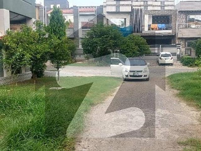 Prime Location Bismillah Housing Scheme Jinnah Block Residential Plot Sized 8 Marla