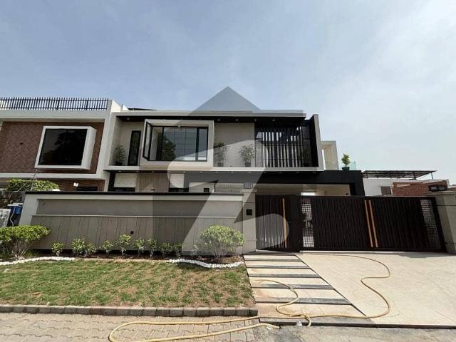 Prime Location Buch Executive Villas House For Sale Sized 16 Marla