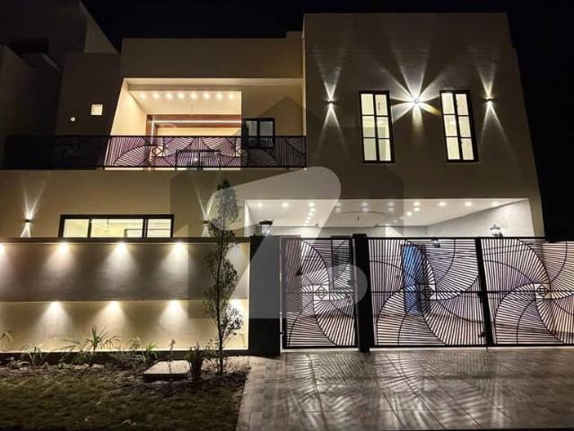 Prime Location Buch Executive Villas House Sized 6 Marla