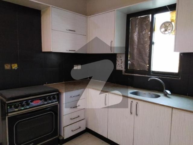 Prime Location Bukhari Commercial Area Flat Sized 1750 Square Feet Bukhari Commercial Area