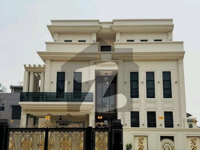 Prime Location Citi Housing Society 10 Marla House Up For sale