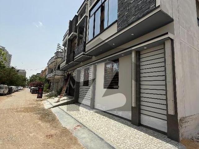 Prime location corner 120 sq yard near main gate ground+1 saadi town block 4