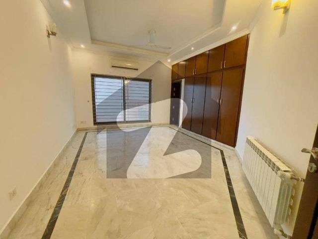Prime Location Corner House 5 BR Luxury Residence In F 7