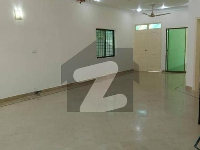Prime Location Clifton Block 2 Flat Sized 2200 Square Feet Clifton Block 2