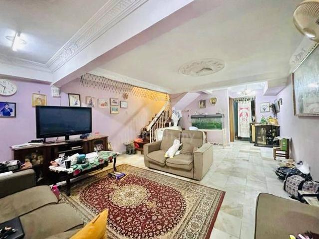 Prime Location Double Storey House Taman Serdang Raya Seri Kembangan