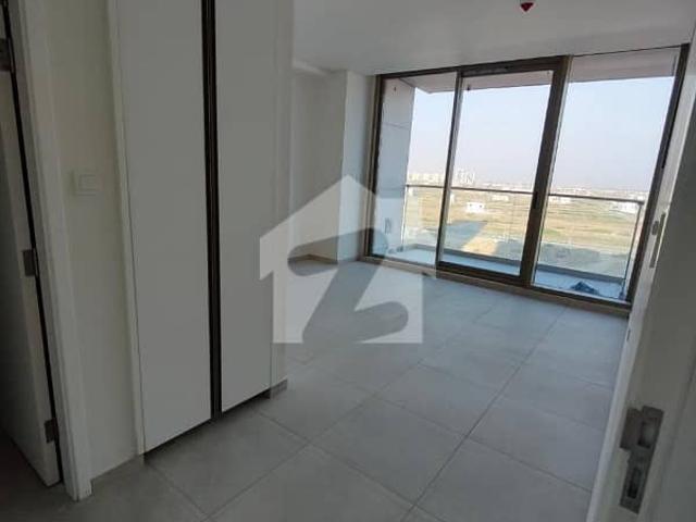 Prime Location Emaar Ocean Front Flat Sized 1909 Square Feet