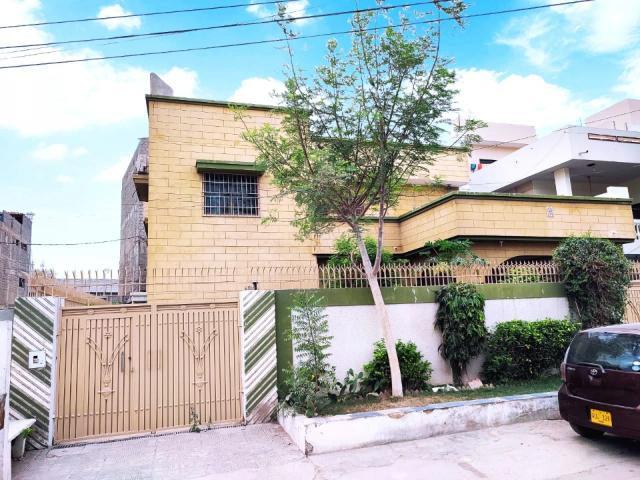 Prime Location for rent. Extremely clean portion. Best for family. Karachi Gulshan E Iqbal Block 3 ID 70428