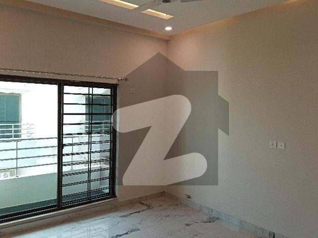 Prime Location Flat Of 10 Marla Available For rent In Askari 11 Sector D