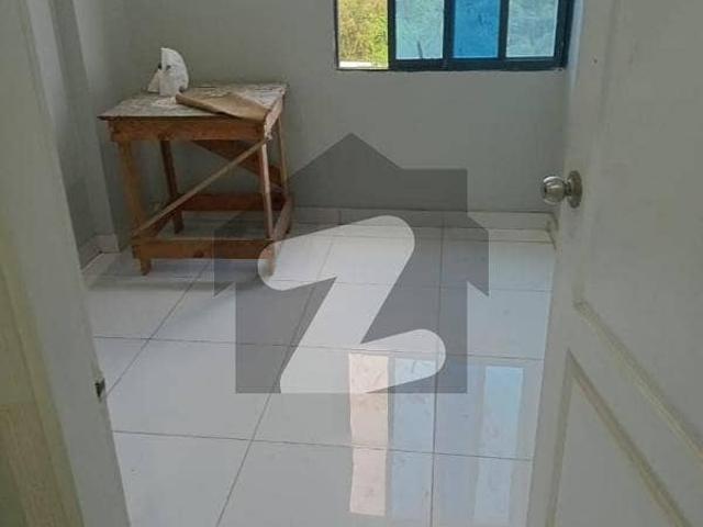 Prime Location Flat Of 450 Square Feet Is Available For sale