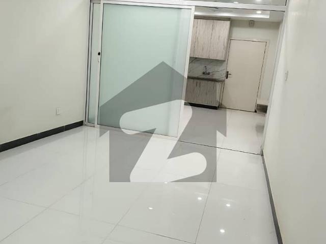 Prime Location Flat For sale In Peshawar Road
