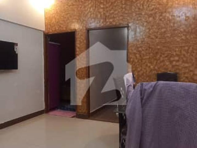 Prime location flat in vip block 7 of gulshan e iqbal