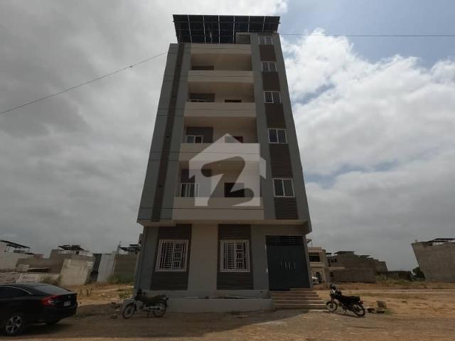 Prime Location Gulshan E Roomi Flat For Sale Sized 900 Square Feet
