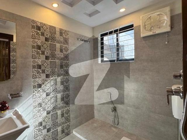 Prime Location House For Grabs In 5 Marla Gujranwala Royal Palm City