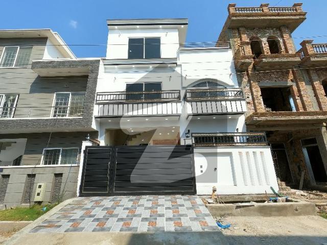 Prime Location House For Sale In Beautiful I 11/2