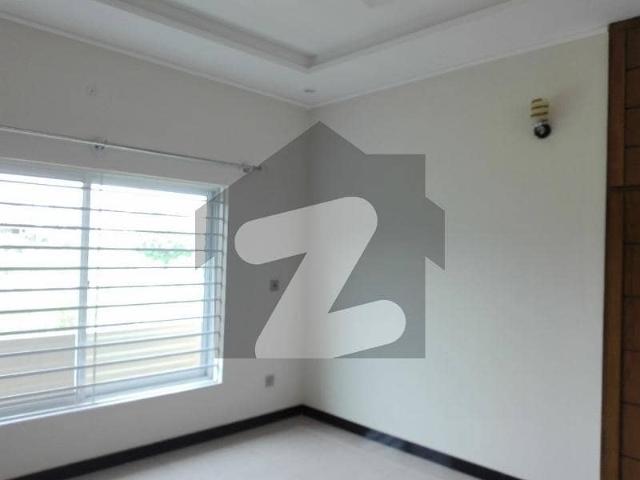 Prime Location House For Rent Situated In Caltex Road
