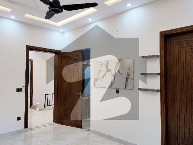 Prime Location House Is Available For sale In Cavalry Ground