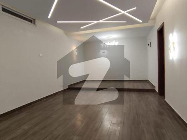 Prime Location House Of 500 Square Yards Is Available For sale In DHA Phase 8