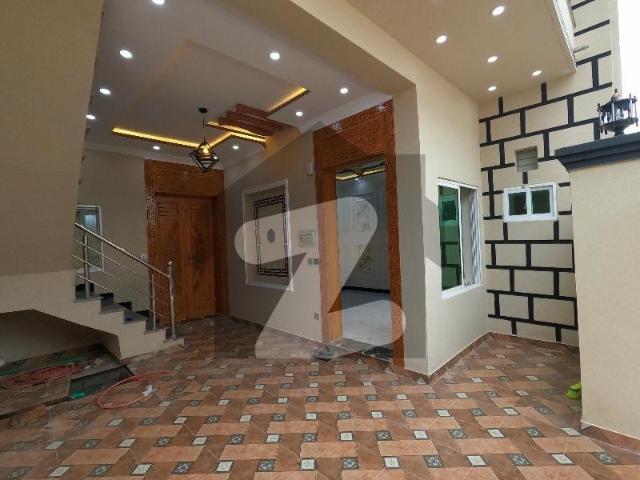 Prime Location House Of 5 Marla In Snober City Is Available Snober City