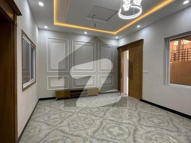 Prime Location House Of 6 Marla Available For sale In Sufiyan Garden